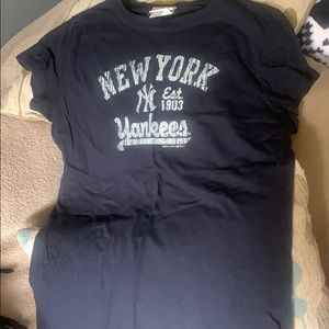 New York Yankees shirt